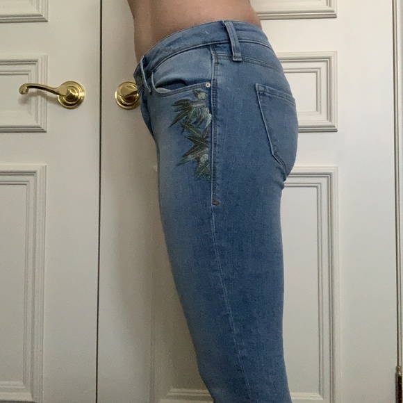 Embroidered Jeans - Picture 3 of 5